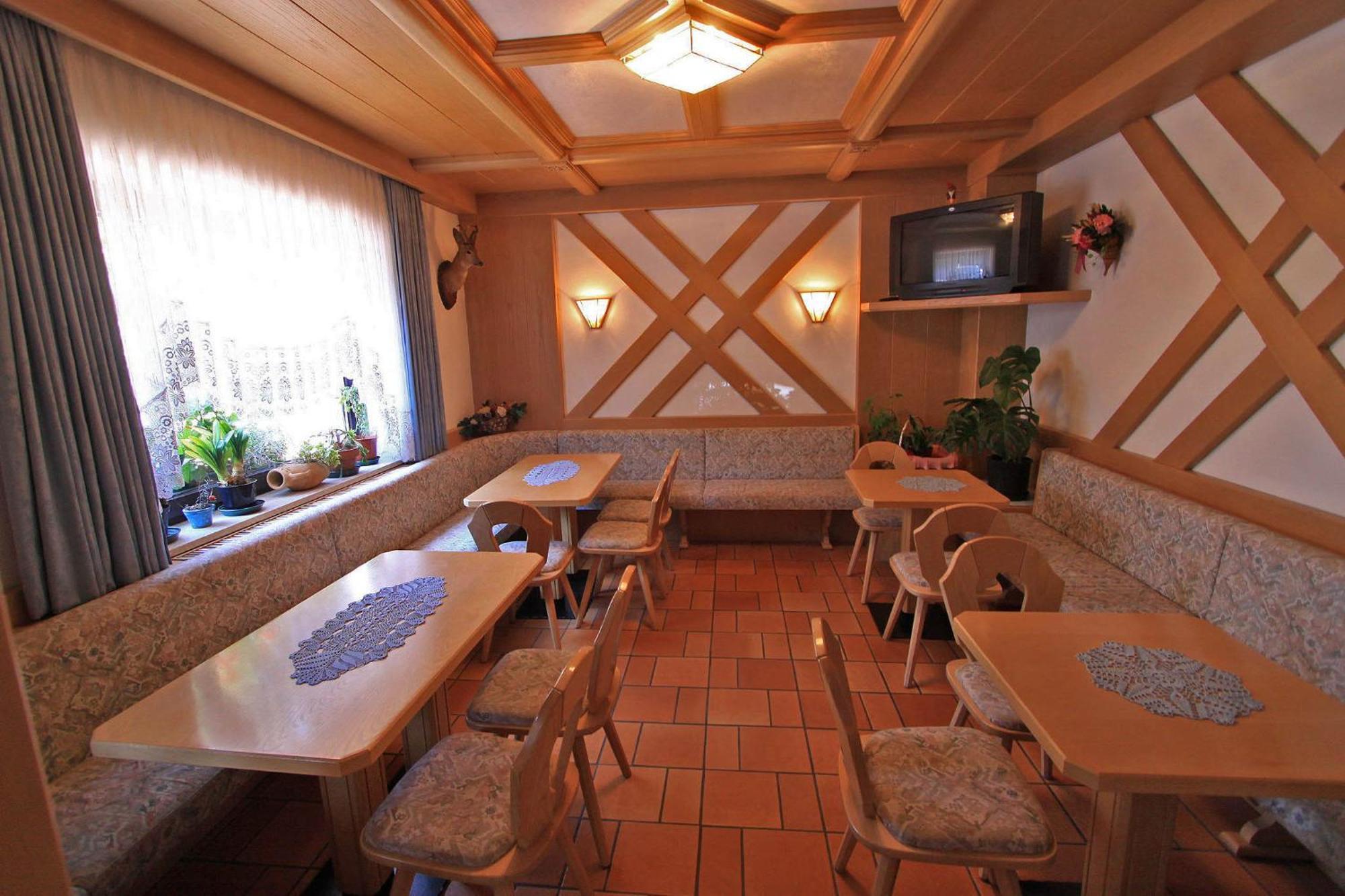 Hotel San Giovanni Vigo di Fassa Exterior photo